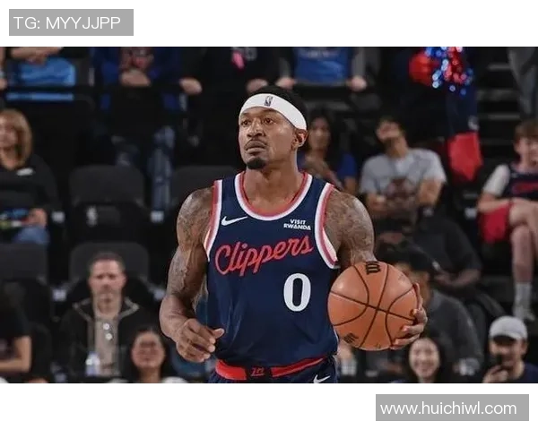 快船主场战鹈鹕：比尔复出成疑，小卡状况成要害，泰伦卢重用1人